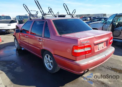 1998 Volvo S70 Glt z USA, uszkodzony, nr VIN YV1LS5671W1500559